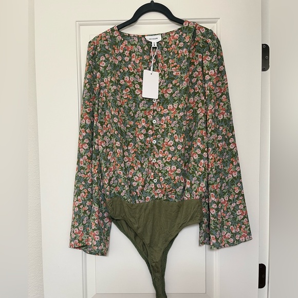heyson Tops - NEW Heyson Floral Flowy Bodysuit Size S